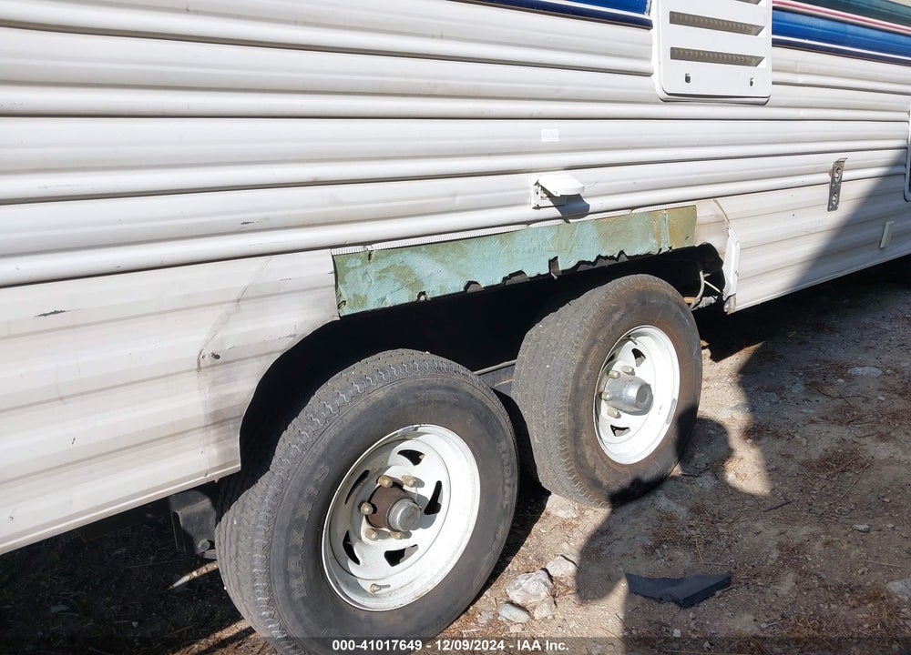 2000 KOMFORT M-2100 VIN: 1K52KTN27Y1024244