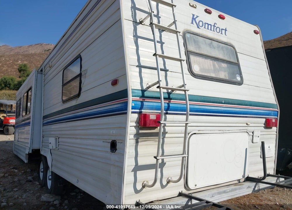 2000 KOMFORT M-2100 VIN: 1K52KTN27Y1024244