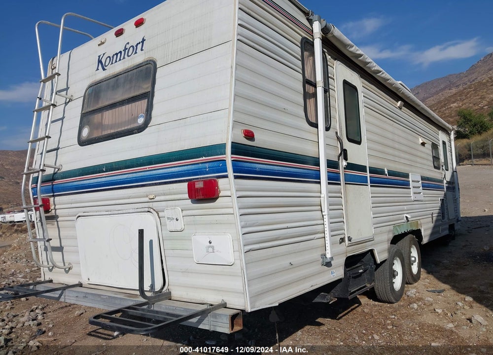 2000 KOMFORT M-2100 VIN: 1K52KTN27Y1024244
