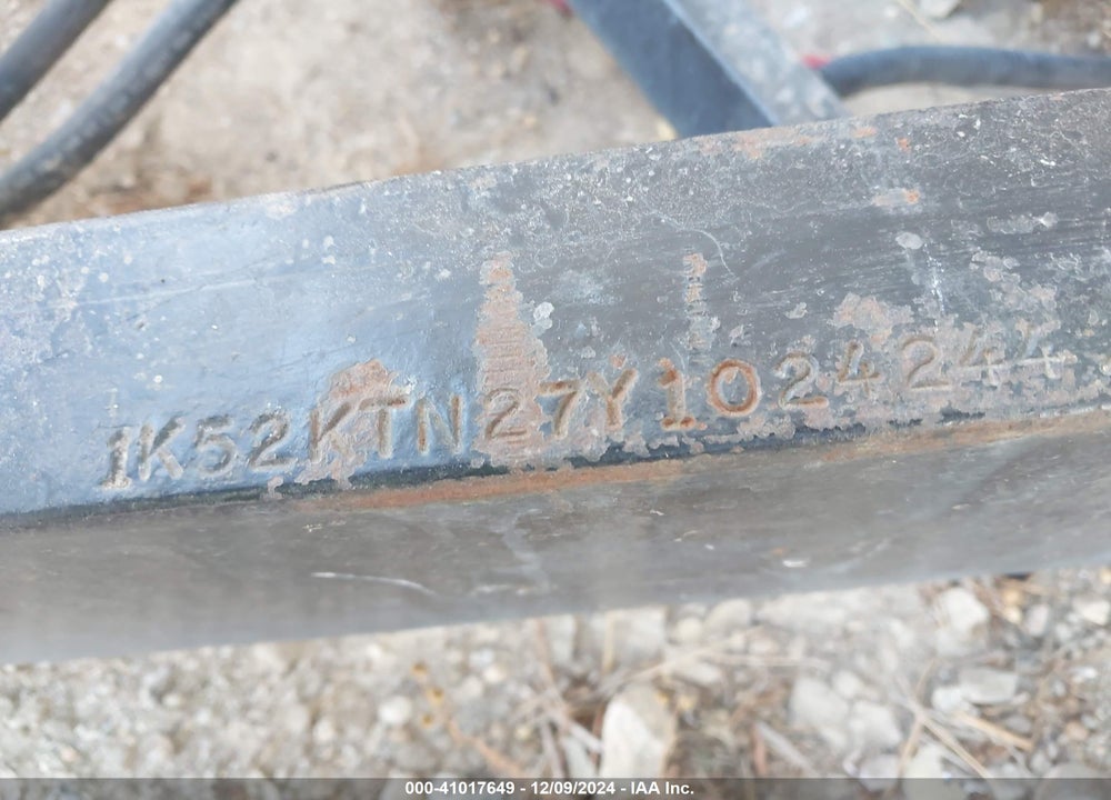 2000 KOMFORT M-2100 VIN: 1K52KTN27Y1024244