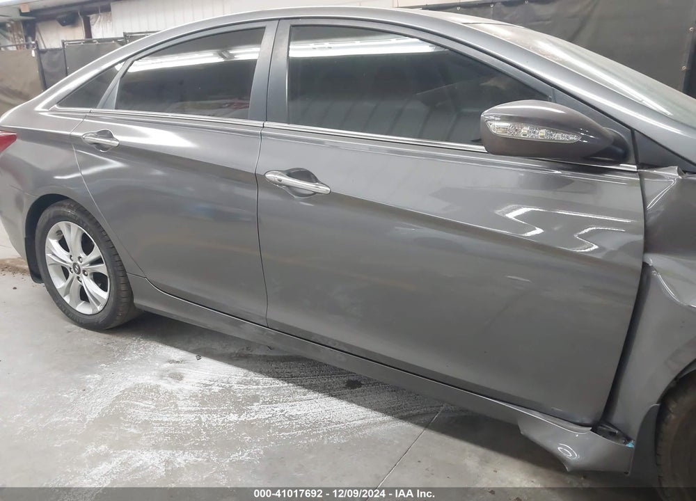 2011 HYUNDAI SONATA LIMITED VIN: 5NPEC4ACXBH218630