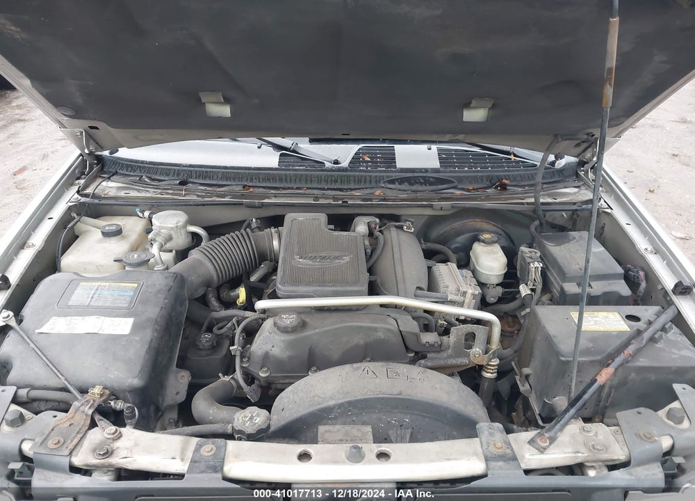 2004 GMC ENVOY XUV SLT VIN: 1GKET12S446208553