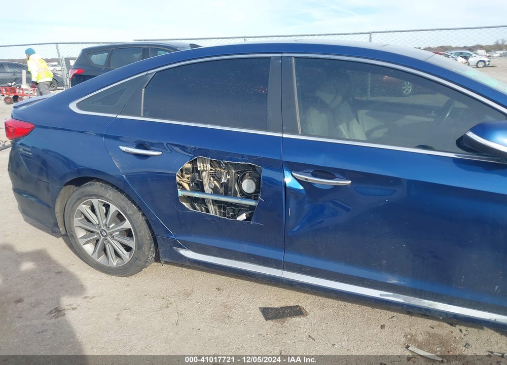 2016 HYUNDAI SONATA VIN: 5NPE34AF5GH302940