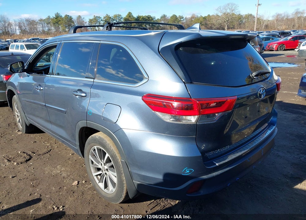 2018 TOYOTA HIGHLANDER XLE VIN: 5TDJZRFHXJS912158