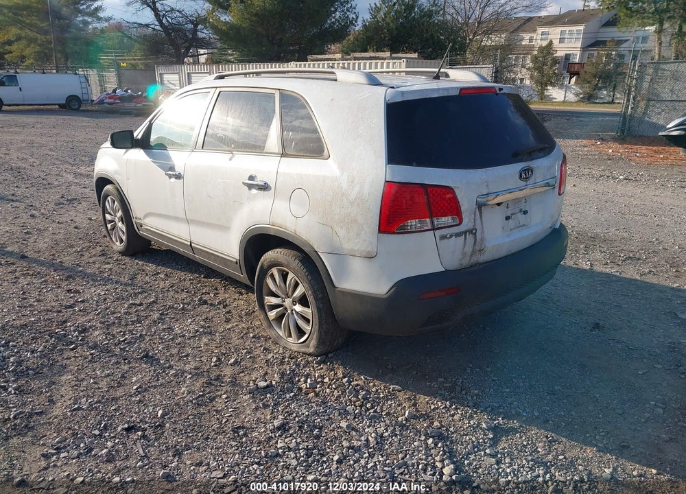 2011 KIA SORENTO LX V6 VIN: 5XYKTDA29BG078314