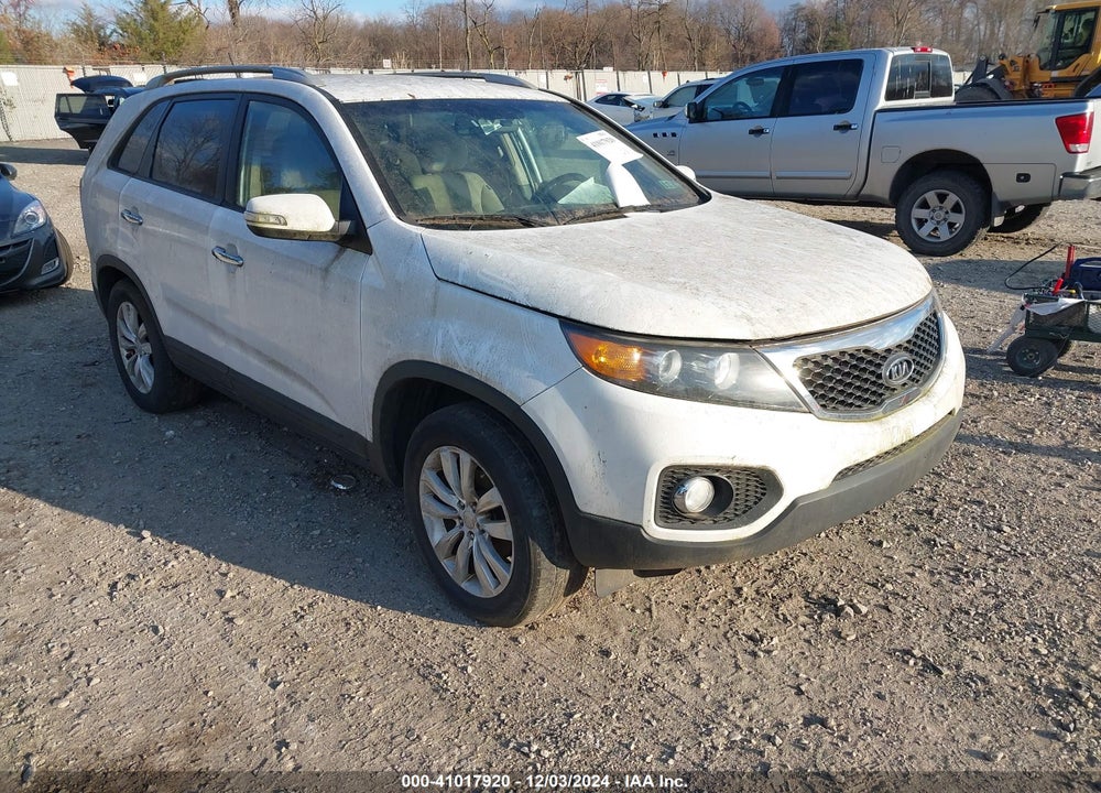2011 KIA SORENTO LX V6 VIN: 5XYKTDA29BG078314
