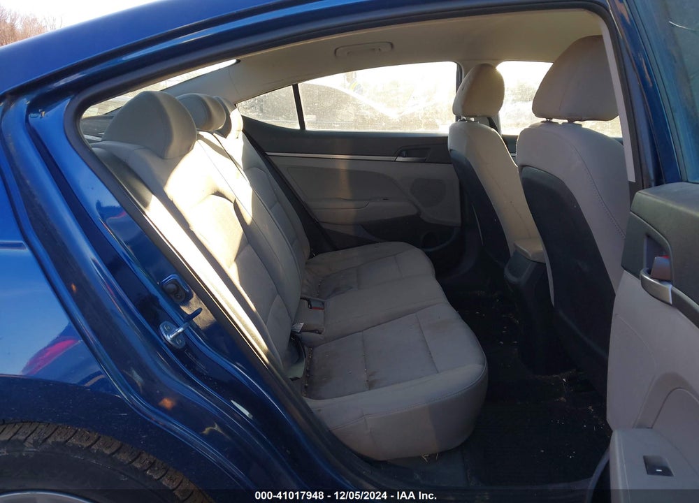 2018 HYUNDAI ELANTRA VIN: 5NPD74LFXJH359445