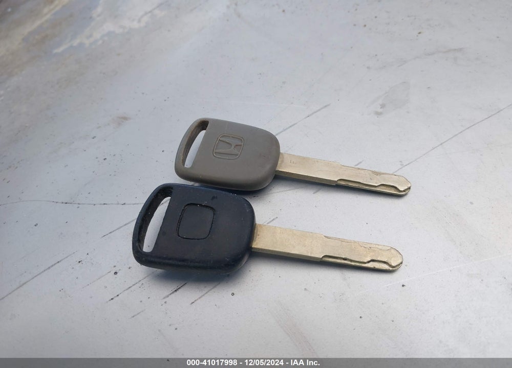 2003 HONDA CIVIC LX VIN: 2HGES15513H536922