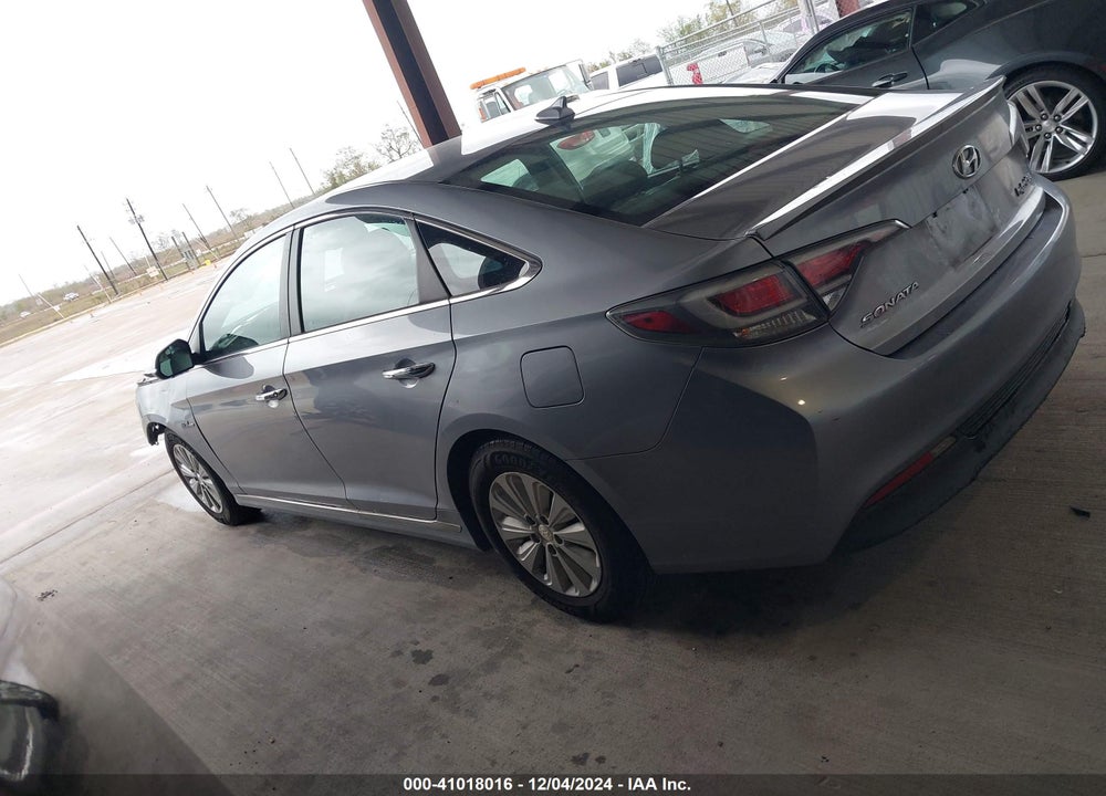 2017 HYUNDAI SONATA VIN: KMHE24L14HA048579