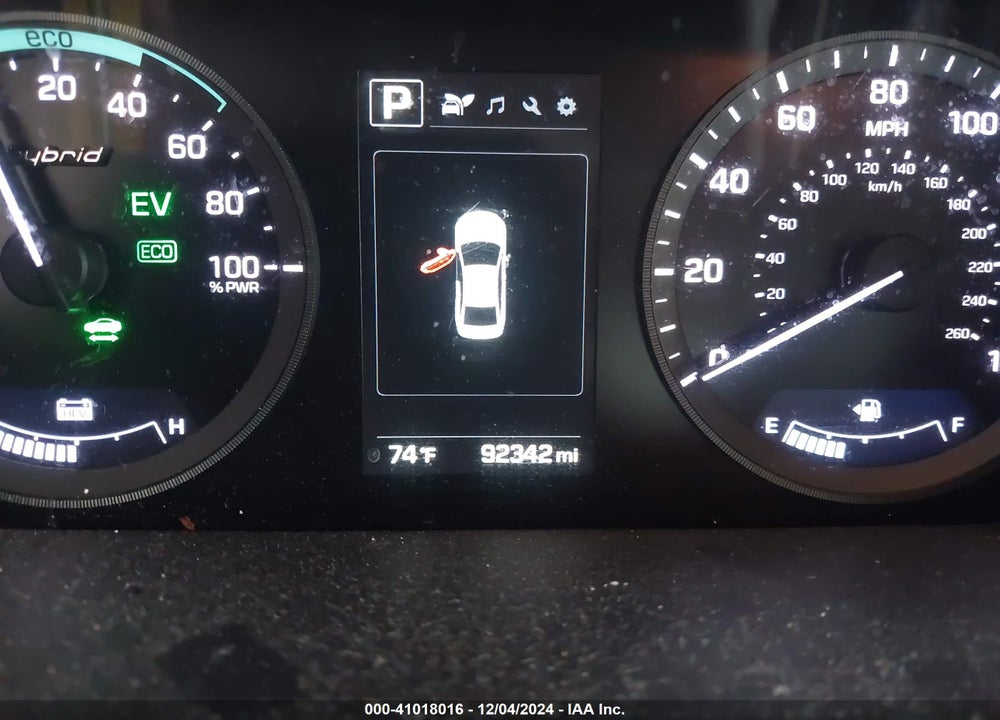 2017 HYUNDAI SONATA VIN: KMHE24L14HA048579