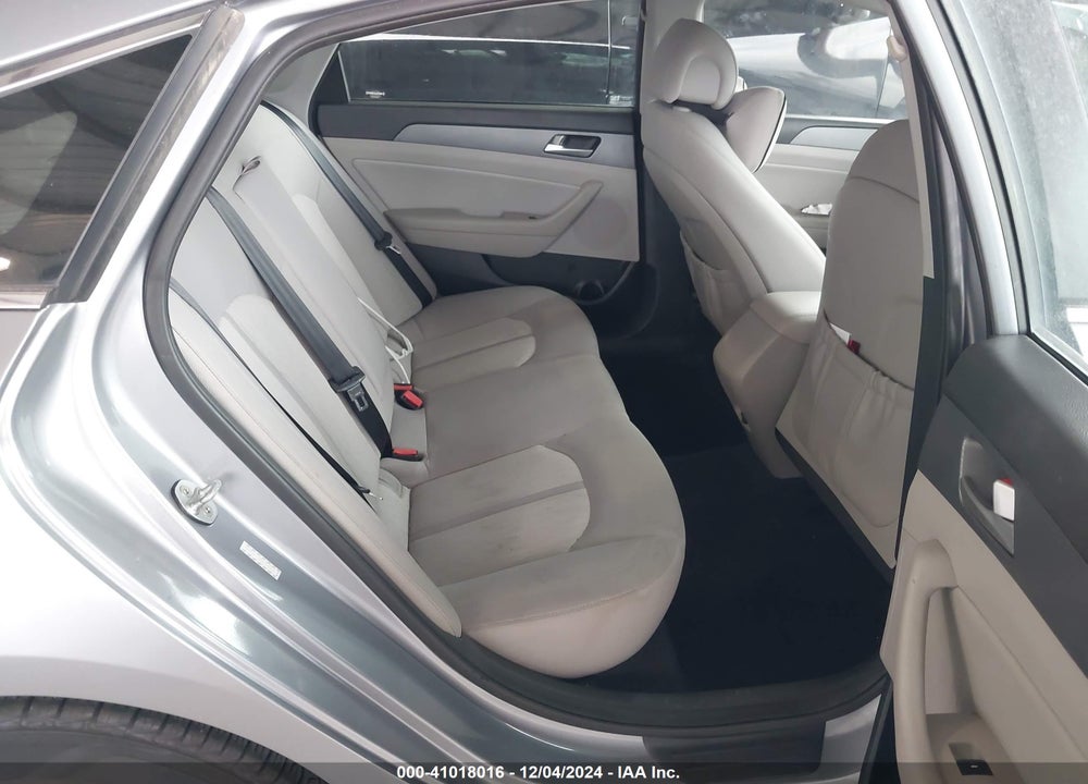 2017 HYUNDAI SONATA VIN: KMHE24L14HA048579
