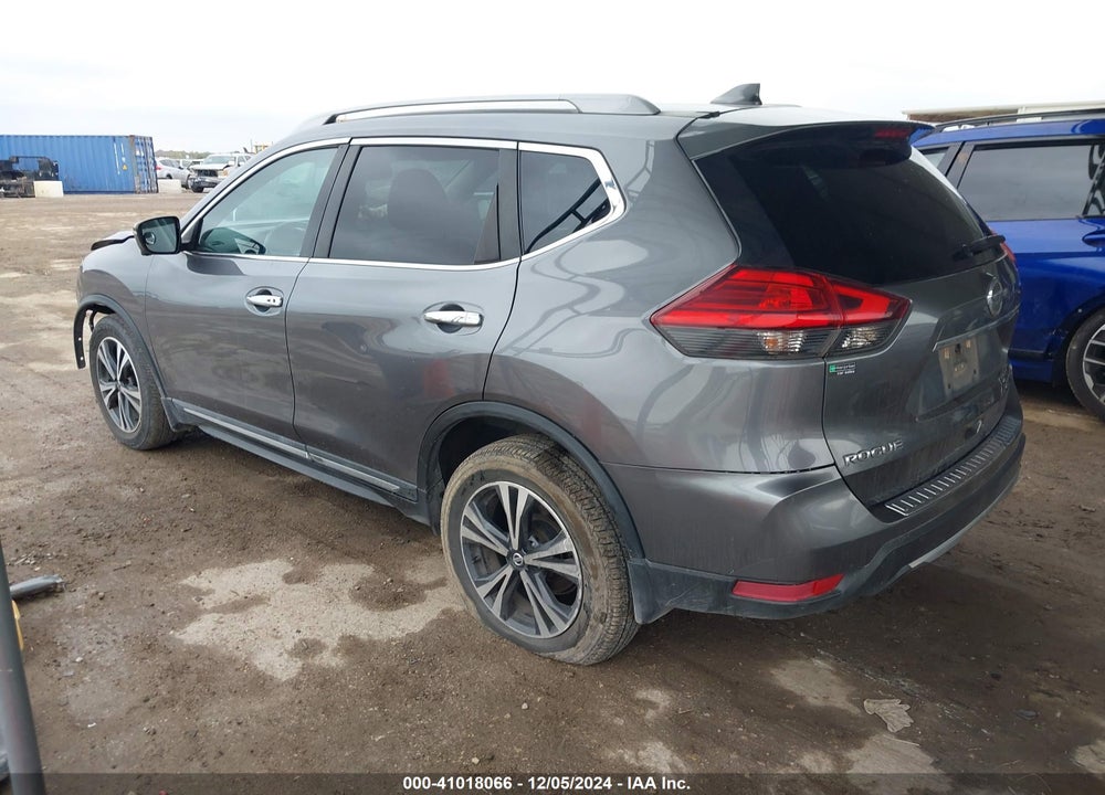 2017 NISSAN ROGUE SL VIN: 5N1AT2MTXHC883378