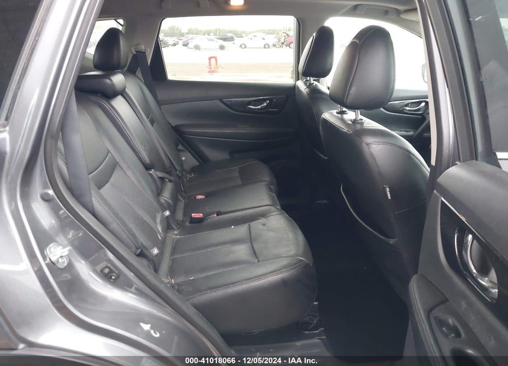 2017 NISSAN ROGUE SL VIN: 5N1AT2MTXHC883378