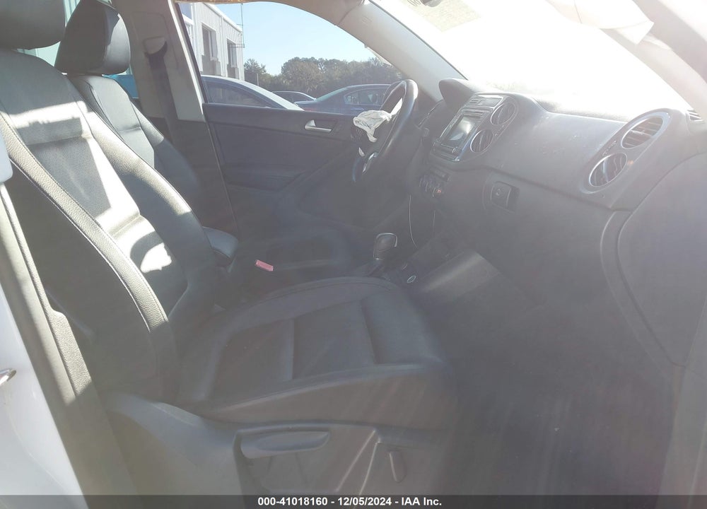 2016 VOLKSWAGEN TIGUAN SE VIN: WVGAV7AX4GW027733