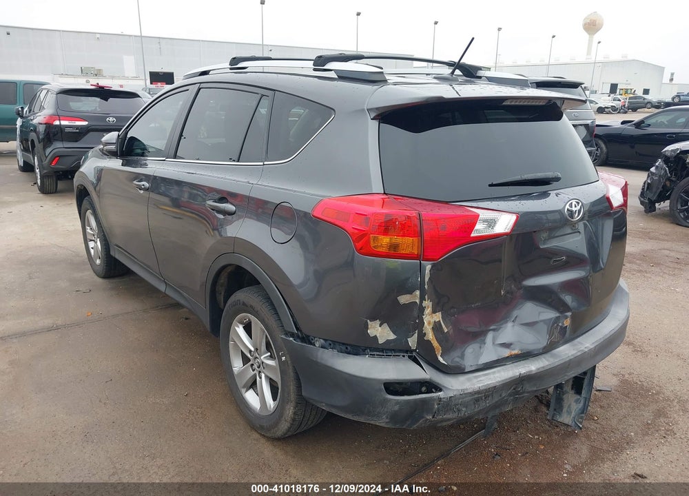 2015 TOYOTA RAV4 XLE VIN: 2T3WFREV9FW234370