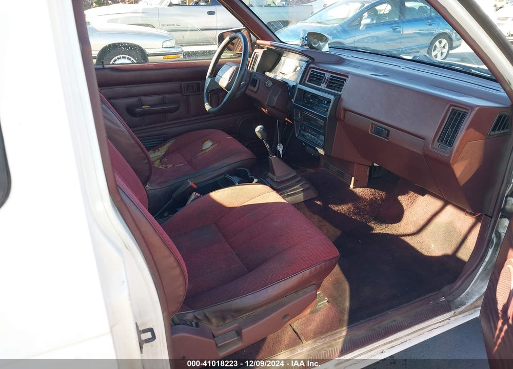 1992 NISSAN TRUCK KING CAB VIN: 1N6SD16S5NC364266