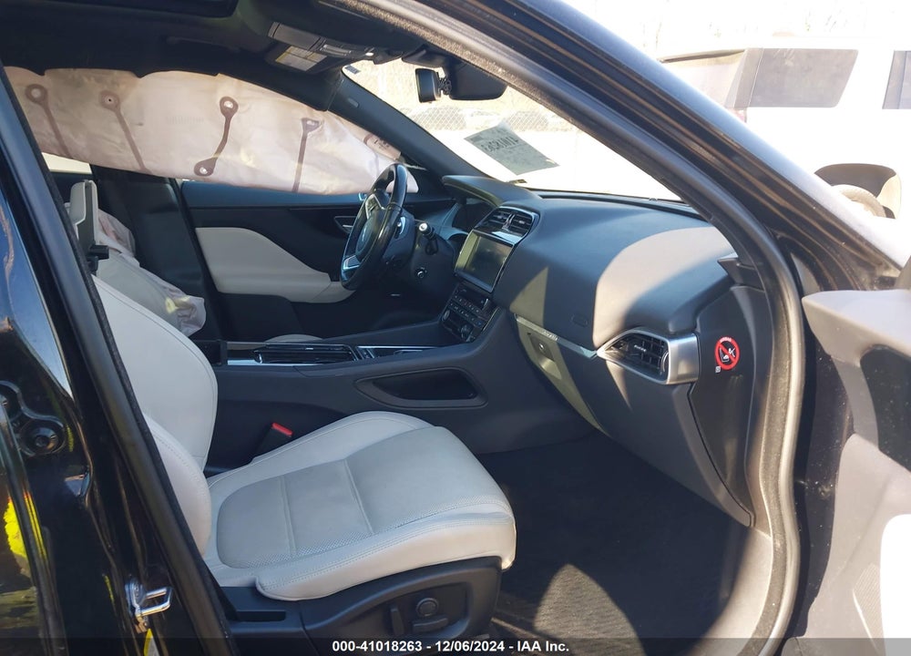 2018 JAGUAR F-PACE 25T PRESTIGE VIN: SADCK2FX1JA251374