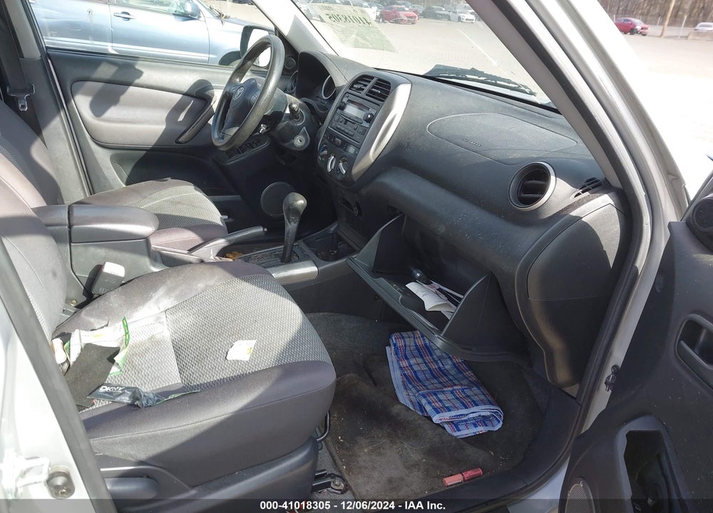 2005 TOYOTA RAV4 VIN: JTEGD20V950075051
