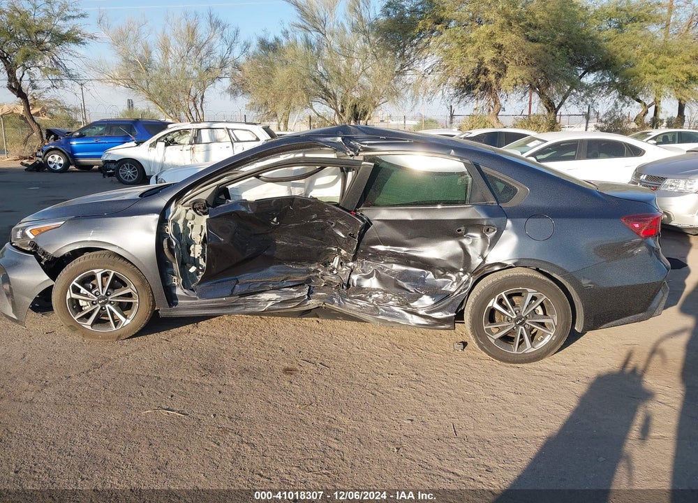 2022 KIA FORTE VIN: 3KPF24AD8NE456811