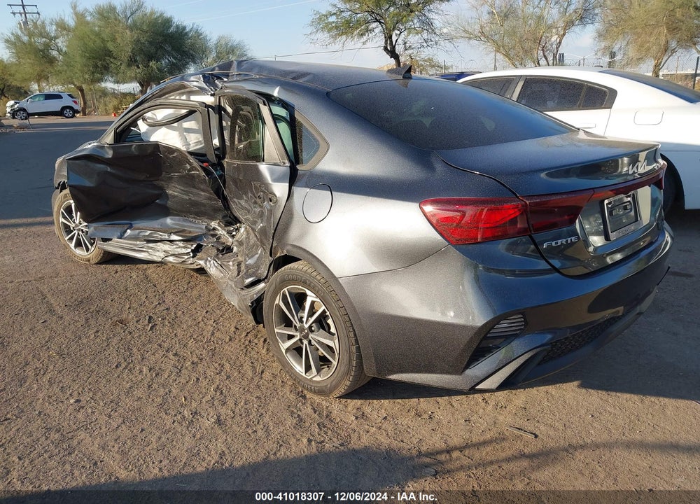 2022 KIA FORTE VIN: 3KPF24AD8NE456811