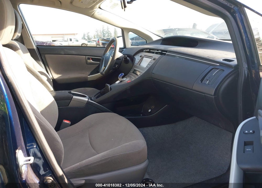 2015 TOYOTA PRIUS TWO VIN: JTDKN3DU2F1903021