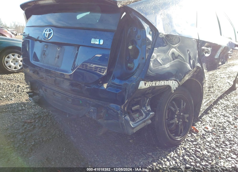 2015 TOYOTA PRIUS TWO VIN: JTDKN3DU2F1903021