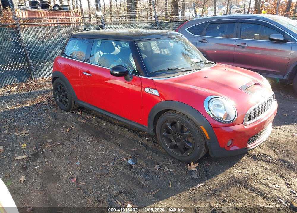 2009 MINI COOPER S VIN: WMWMF73549TW87976