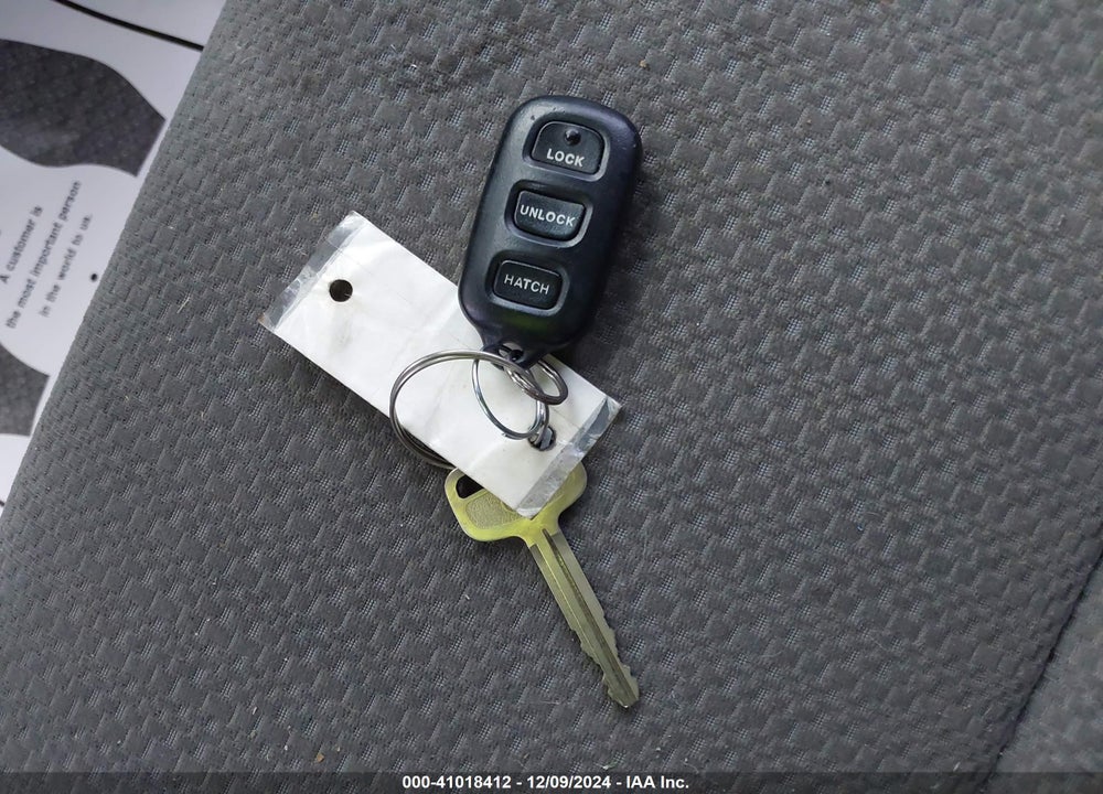 2004 TOYOTA MATRIX STANDARD VIN: 2T1KR32E94C170569