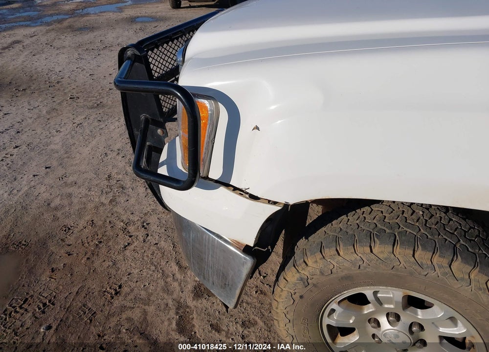 2011 GMC SIERRA 1500 SLE VIN: 3GTP2VE35BG141959