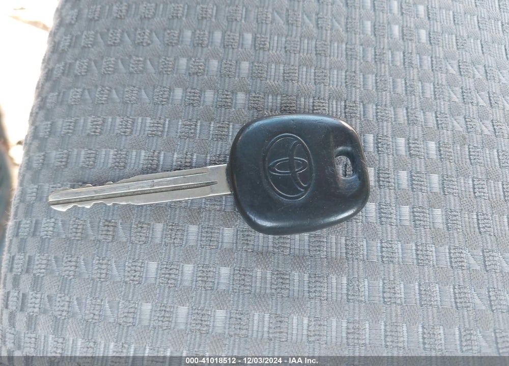 2004 TOYOTA 4RUNNER SR5 V6 VIN: JTEBU14RX40055133