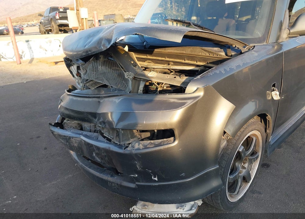 2005 SCION XB VIN: JTLKT324750175021