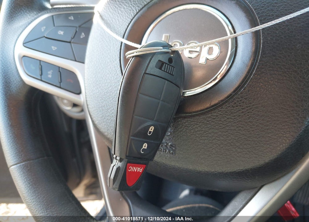 2019 JEEP CHEROKEE LATITUDE VIN: 1C4PJLCB5KD160381