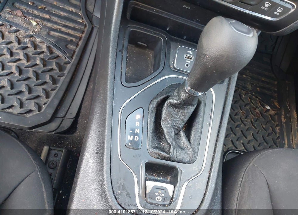2019 JEEP CHEROKEE LATITUDE VIN: 1C4PJLCB5KD160381