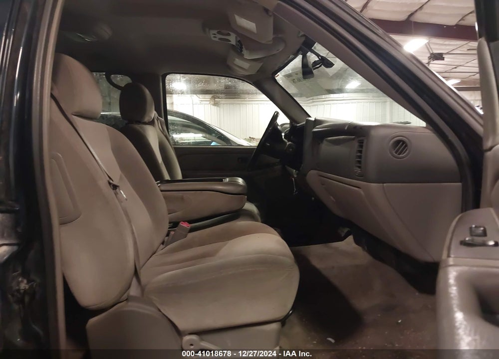 2004 GMC YUKON SLE VIN: 1GKEK13V14J172104