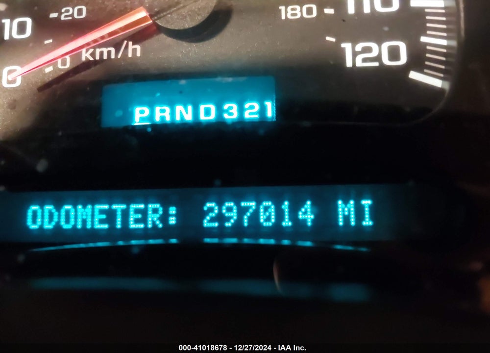 2004 GMC YUKON SLE VIN: 1GKEK13V14J172104