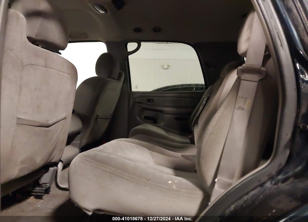 2004 GMC YUKON SLE VIN: 1GKEK13V14J172104