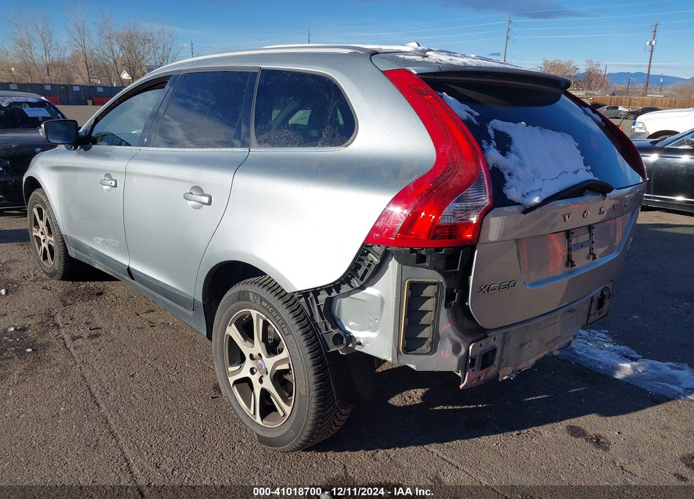 2012 VOLVO XC60 T6/T6 PLATINUM/T6 PREMIER PLUS/T6 R-DESIGN/T6 R-DESIGN PLATINUM/T6 R-DESIGN PREMIER PLUS VIN: YV4902DZ0C2337785