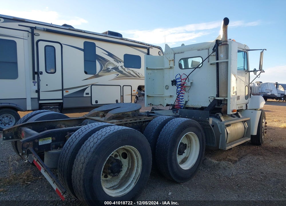 2000 FREIGHTLINER CONVENTIONAL FLD112 VIN: 1FUY3MDB6YDF47934