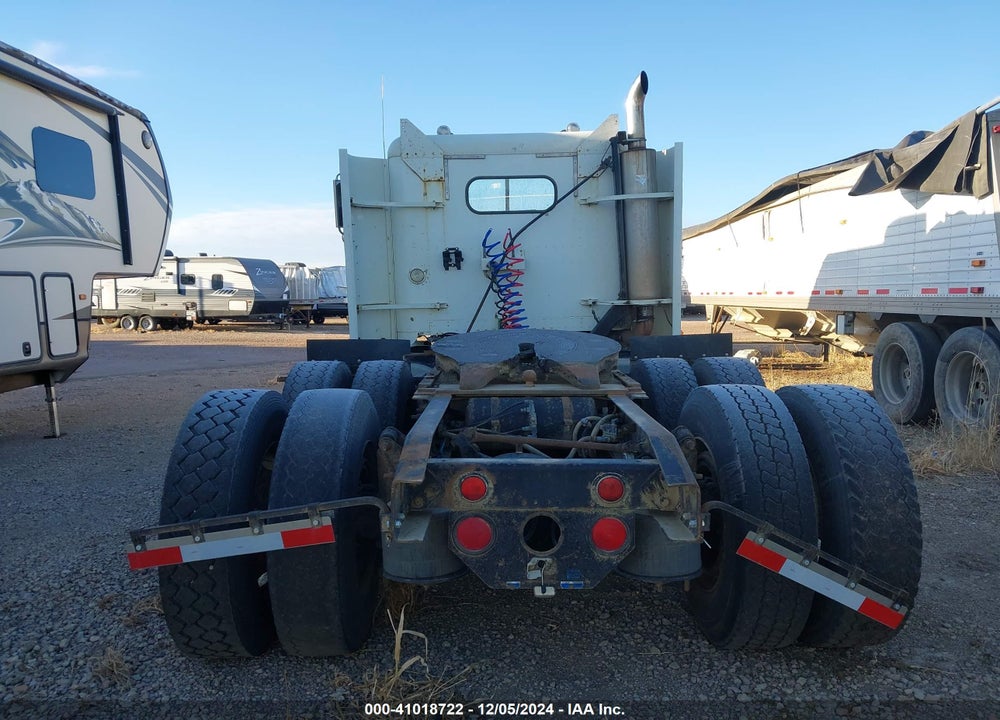 2000 FREIGHTLINER CONVENTIONAL FLD112 VIN: 1FUY3MDB6YDF47934