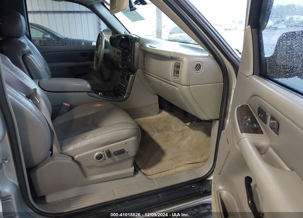 2004 GMC YUKON XL 1500 DENALI VIN: 1GKFK66U94J247541