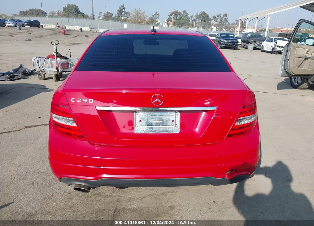 2014 MERCEDES-BENZ C 250 LUXURY/SPORT VIN: WDDGF4HB7EA960224