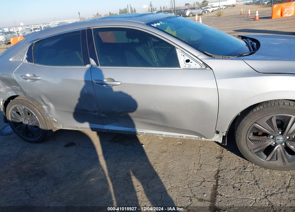2018 HONDA CIVIC EX VIN: SHHFK7H58JU406008