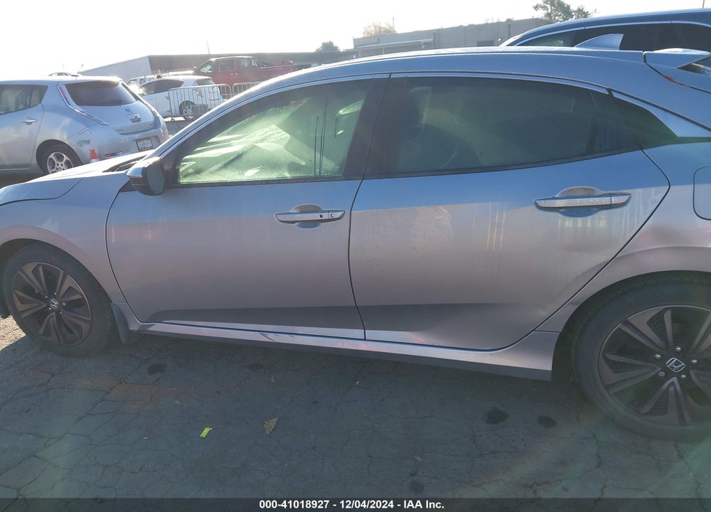 2018 HONDA CIVIC EX VIN: SHHFK7H58JU406008