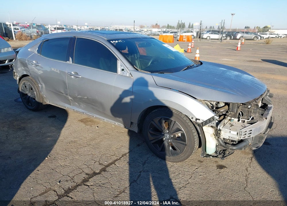 2018 HONDA CIVIC EX VIN: SHHFK7H58JU406008