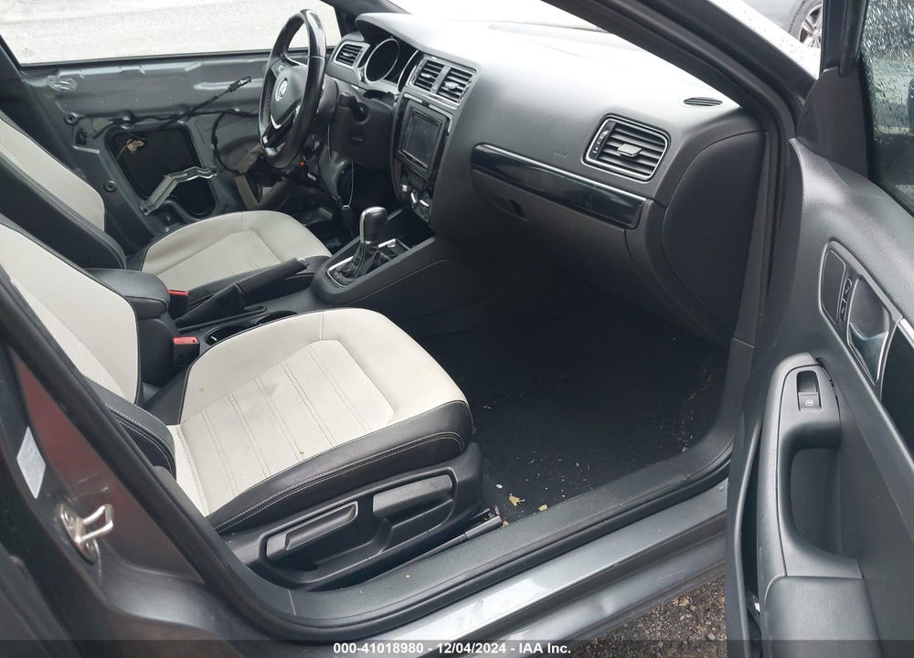 2015 VOLKSWAGEN JETTA VIN: 3VWD17AJ9FM320693
