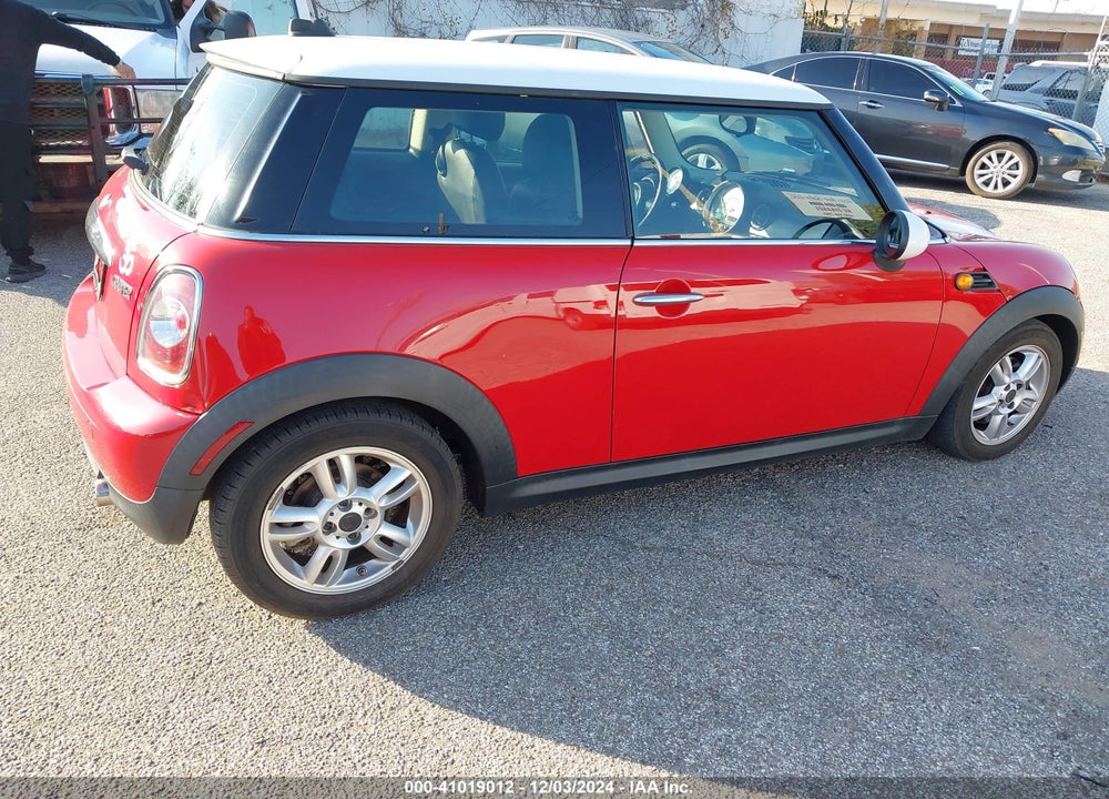 2012 MINI COOPER VIN: WMWSU3C59CT543837