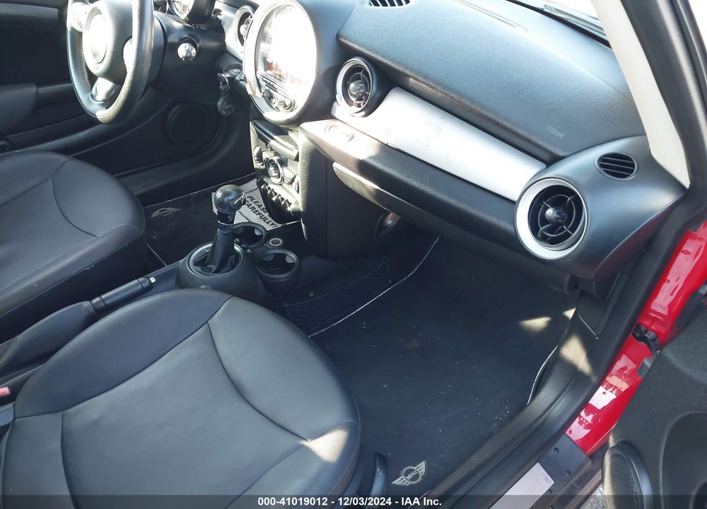 2012 MINI COOPER VIN: WMWSU3C59CT543837