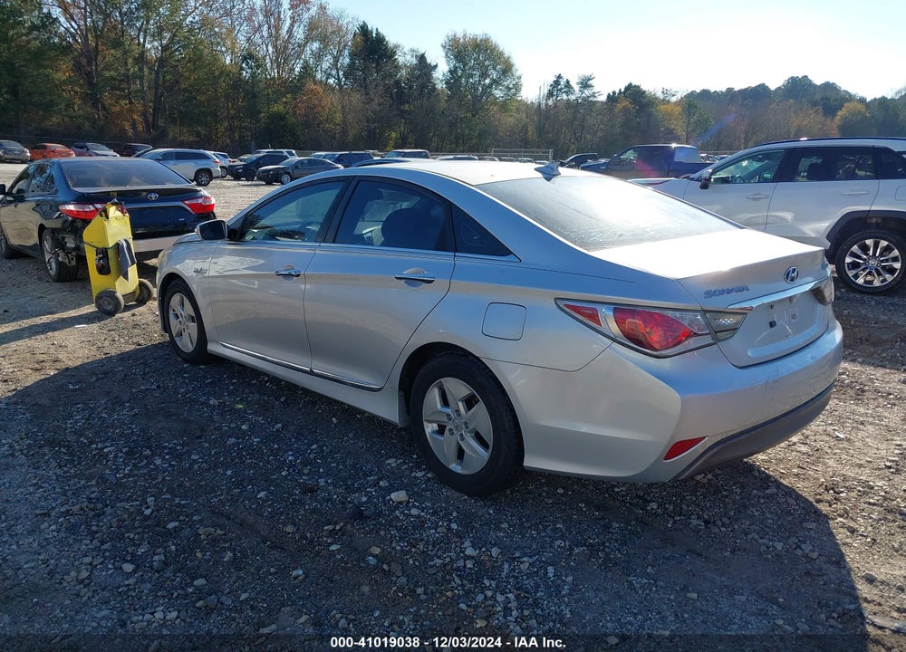 2012 HYUNDAI SONATA HYBRID VIN: KMHEC4A42CA026597