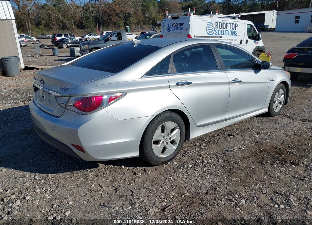 2012 HYUNDAI SONATA HYBRID VIN: KMHEC4A42CA026597