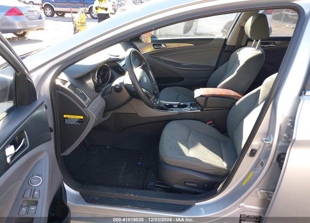 2012 HYUNDAI SONATA HYBRID VIN: KMHEC4A42CA026597